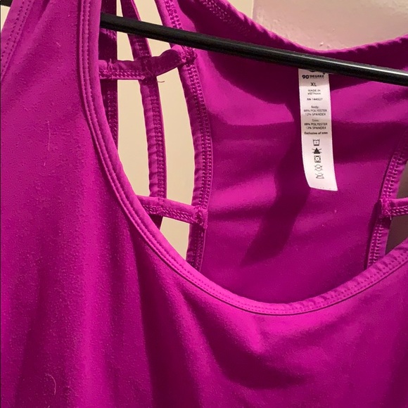 Workout top - Picture 3 of 3